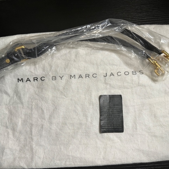 Marc by Marc Jacobs Groovee Handbag - Picture 2 of 4